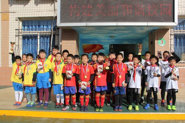 纽卡夏季转会狂潮：豪售三员大将总额达2.75亿欧